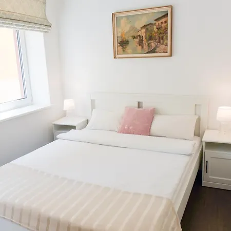 Romantic New 1 Bedroom Location